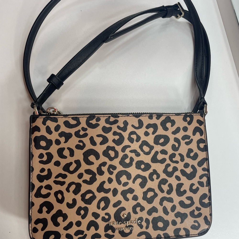 Kate spade crossbody purse - Picture 1 of 4